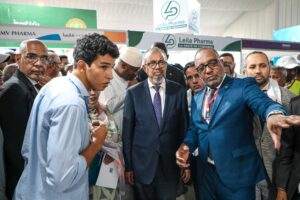 Photos du stand de la CAMEC au salon accompagnant le Forum régional sur l’investissement dans le secteur de la santé, organisé les 13 et 14 juillet 2026 au Palais des Congrès de Nouakchott. CAMEC au cœur de l’événement