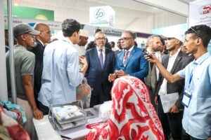 Photos du stand de la CAMEC au salon accompagnant le Forum régional sur l’investissement dans le secteur de la santé, organisé les 13 et 14 juillet 2026 au Palais des Congrès de Nouakchott. CAMEC au cœur de l’événement