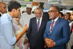 Photos du stand de la CAMEC au salon accompagnant le Forum régional sur l’investissement dans le secteur de la santé, organisé les 13 et 14 juillet 2026 au Palais des Congrès de Nouakchott. CAMEC au cœur de l’événement