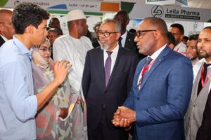 Photos du stand de la CAMEC au salon accompagnant le Forum régional sur l’investissement dans le secteur de la santé, organisé les 13 et 14 juillet 2026 au Palais des Congrès de Nouakchott. CAMEC au cœur de l’événement