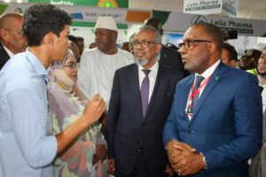 Photos du stand de la CAMEC au salon accompagnant le Forum régional sur l’investissement dans le secteur de la santé, organisé les 13 et 14 juillet 2026 au Palais des Congrès de Nouakchott. CAMEC au cœur de l’événement