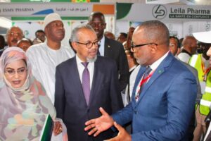 Photos du stand de la CAMEC au salon accompagnant le Forum régional sur l’investissement dans le secteur de la santé, organisé les 13 et 14 juillet 2026 au Palais des Congrès de Nouakchott. CAMEC au cœur de l’événement